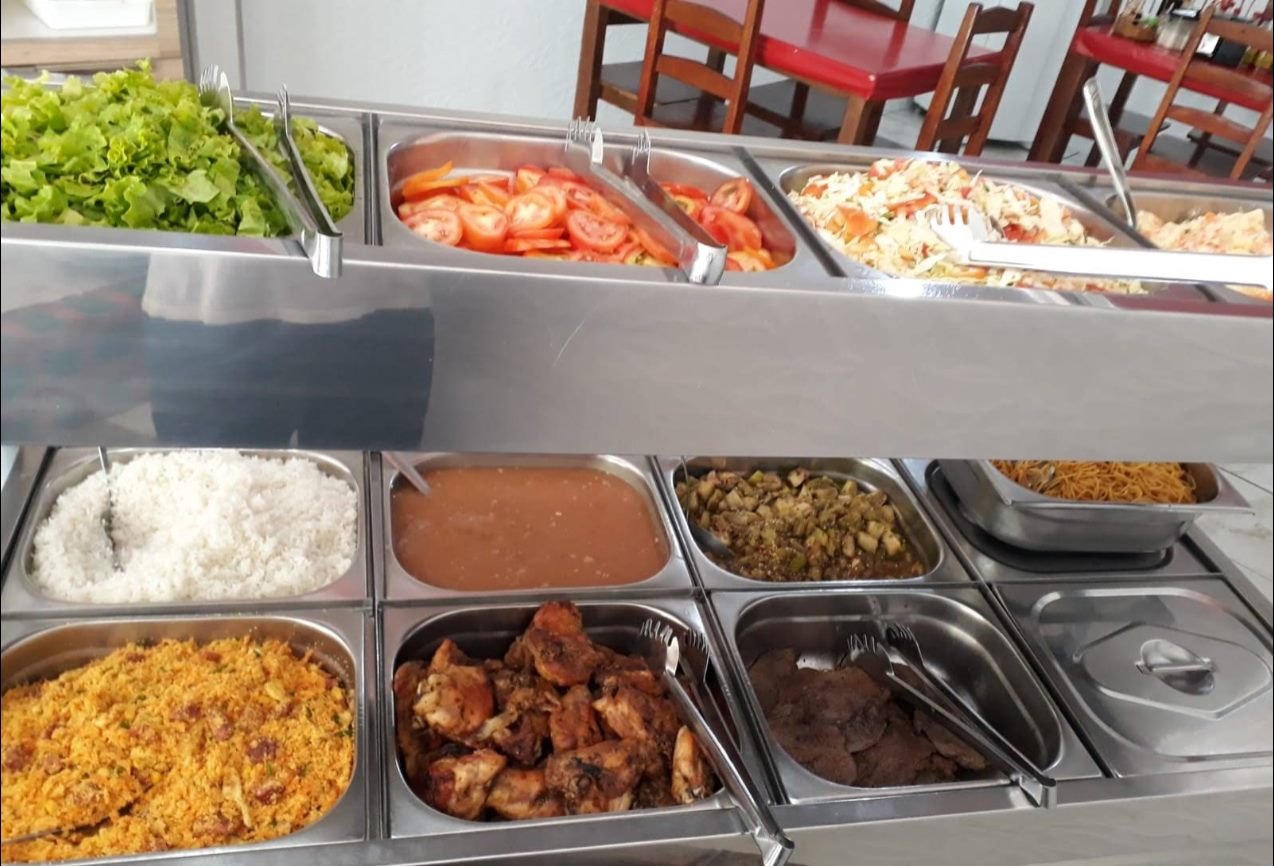 Saladas frescas do buffet